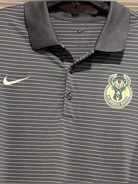 Nike Dri Fit Milwaukee Bucks Men's Stadium Stripe Gray and White Polo, XL